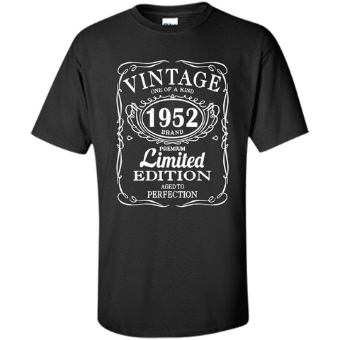 Vintage Born in 1952 65 Years Old Birthday Tshirt