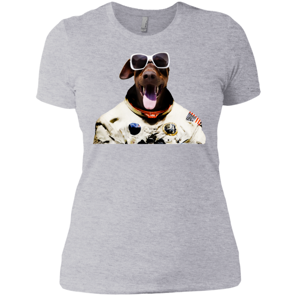 doberfrau goes universe... T-Shirt