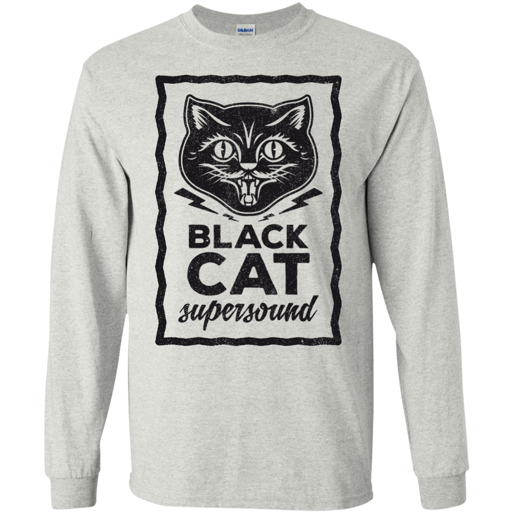 black cat attack!  t- T-Shirt