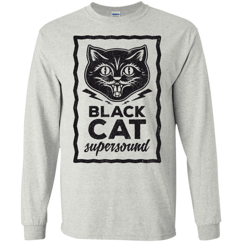 black cat attack!  t- T-Shirt