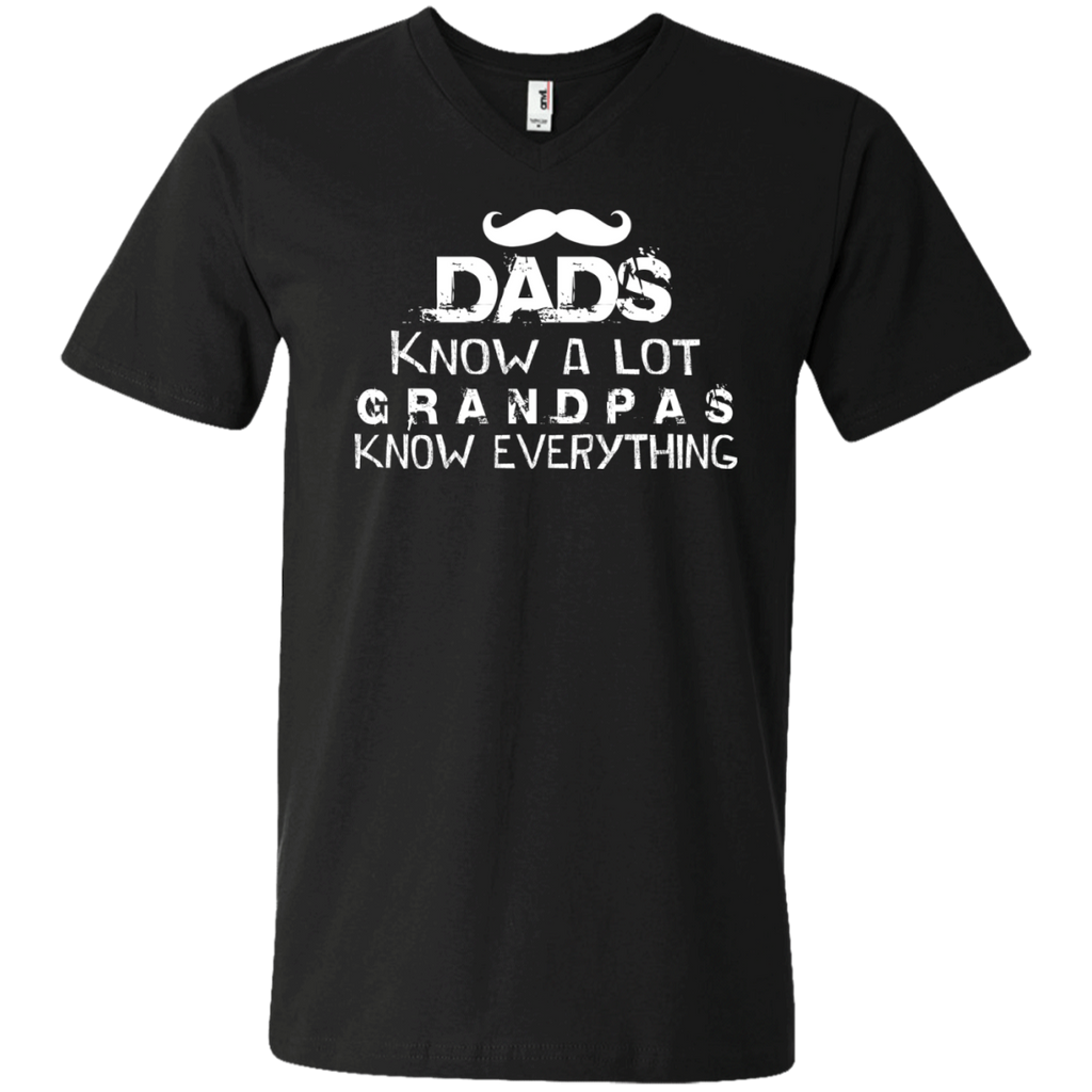 dads know a lot, grandpas know everything| funny grandfather papa unisex T-Shirt