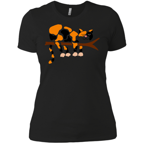 cool funny funky calico cat sleeping in tree t- T-Shirt