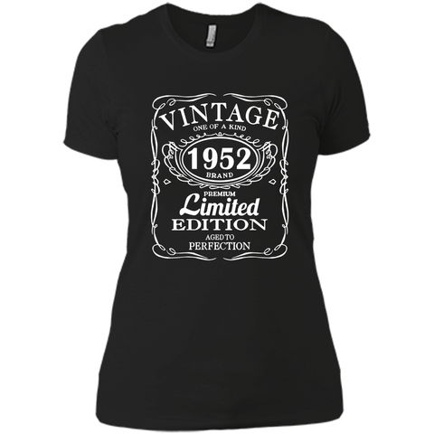 Vintage Born in 1952 65 Years Old Birthday Tshirt